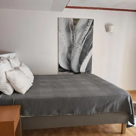 Unique 2-3 Aparthotel